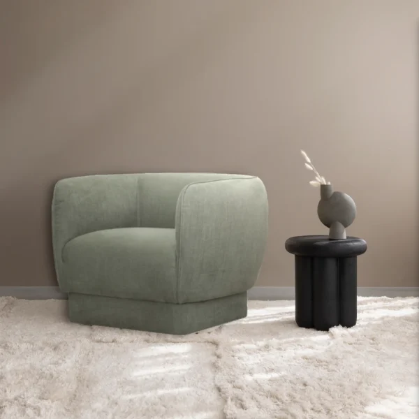 Fauteuil MOON de Vilmers, revêtement Sandstone, couleur Tea, en ambiance